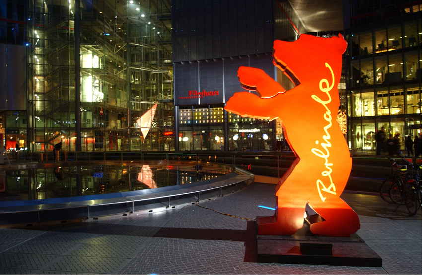 Der Berlinale-Bär im Sony-Center am Potsdamer Platz.